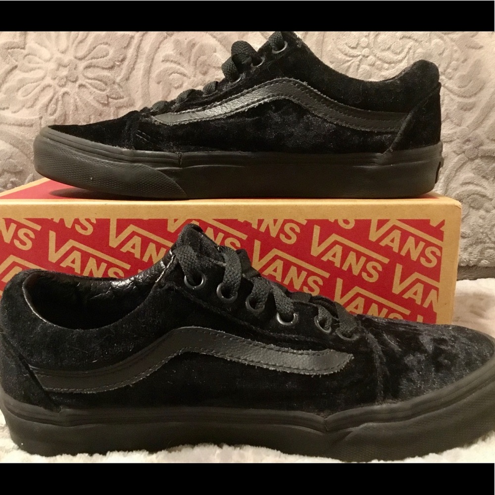 VANS AUTHENTIC BLACK VELVET SNEAKERS